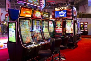 Free spins and multiplier display